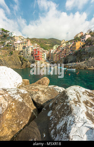L'Europe, Italie, Ligurie, La Spezia. Les maisons colorées de Riomaggiore, Cinque Terre Banque D'Images