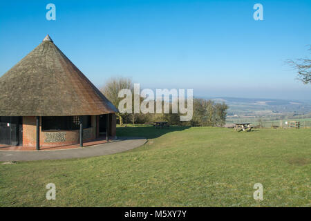 Butser Hill paysage sur un froid matin d'hiver dans le Hampshire, au Royaume-Uni. Le Parc National des South Downs. Banque D'Images