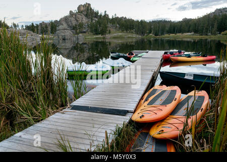 00061-00 SD...LE DAKOTA DU SUD - Lever du Soleil à Sylvan Lake dans Custer State Park. Banque D'Images