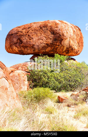 En Australie les roches du diable en dans le territoire du nord Banque D'Images