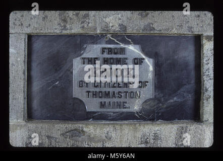 Accueil de Knox Niveau : 100 ft-donateur : Citoyens de Thomaston, Maine Dates : 1851/1850s matériel original : en Dimensions : 2' x 4' Sculpteur/Carver : pas connu inscription initiale : De l'accueil de Knox. Par les citoyens de Tuscola Maine. Banque D'Images