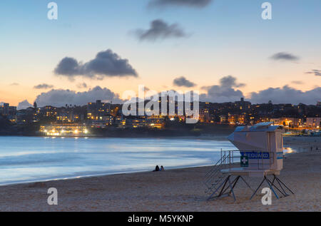 Bondi Beach au coucher du soleil, Sydney, New South Wales, Australia Banque D'Images