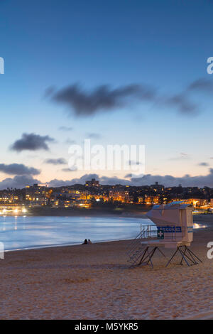 Bondi Beach au coucher du soleil, Sydney, New South Wales, Australia Banque D'Images