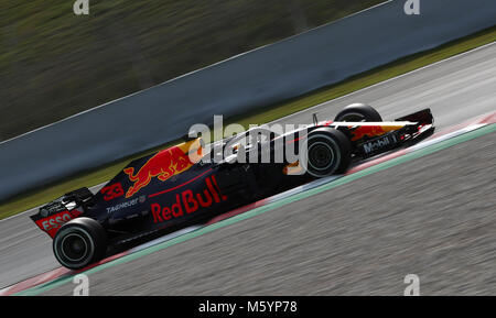 Red Bull Racing a Max Verstappen pendant deux jours d'essais de pré-saison au circuit de Barcelona-Catalunya, Barcelone. Banque D'Images