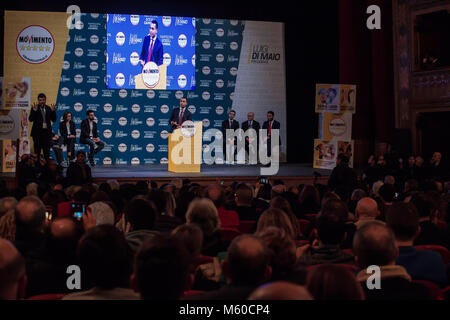 Palerme, Italie. Feb 26, 2018. Italie : Luigi Di Maio, premier candidat, au cours de la campagne électorale, le 26 février 2018, Palerme. Crédit : Antonio Melita/Pacific Press/Alamy Live News Banque D'Images