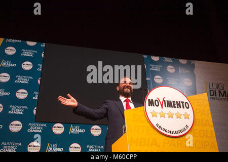 Palerme, Italie. Feb 26, 2018. Italie : Giancarlo Cancelleri, M5S, au cours de la campagne électorale, le 26 février 2018, Palerme. Crédit : Antonio Melita/Pacific Press/Alamy Live News Banque D'Images