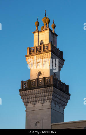 La lumière du soleil du matin sur le Centre d'Oxford pour les études islamiques. Oxford, Angleterre Banque D'Images