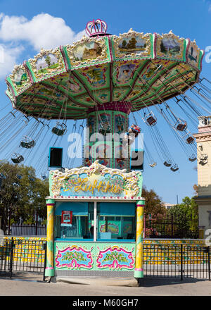 Luftikus carrousel swing, parc d'attractions Prater, Leopoldstadt, Vienne, Autriche Banque D'Images