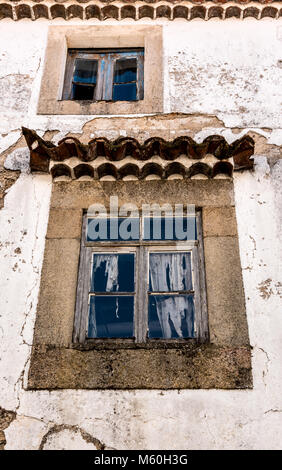 Les vieux bâtiments dans le village médiéval fortifié de Marvao dans la région de l'Alentejo du Portugal Banque D'Images