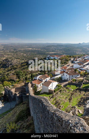 Le Château Maure dans le village perché de Marvao dans la région de l'Alentejo du Portugal Banque D'Images