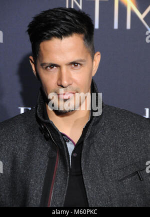 Los Angeles, USA. Feb 26, 2018. L'acteur Jay Hernandez assiste à la première mondiale du Disney's' 'une ride dans le temps" au El Capitan Theatre Le 26 février 2018 à Los Angeles, Californie. Photo de Barry King/Alamy Live News Banque D'Images