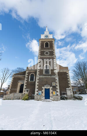 St George's Church à Gravesend, Kent, en photo dans la neige en 2018. Banque D'Images