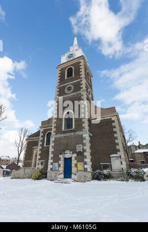 St George's Church à Gravesend, Kent, en photo dans la neige en 2018. Banque D'Images