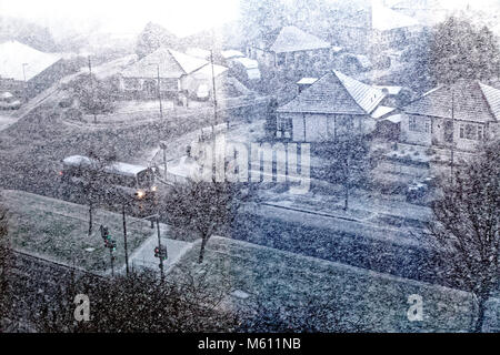 Glasgow, Écosse, Royaume-Uni 27 février.UK Weather : la bête de l'est enfin temps rejoint la ville comme la tempête de neige et un voile blanc flash, la visibilité diminue . Credit : Gérard ferry/Alamy Live News Banque D'Images