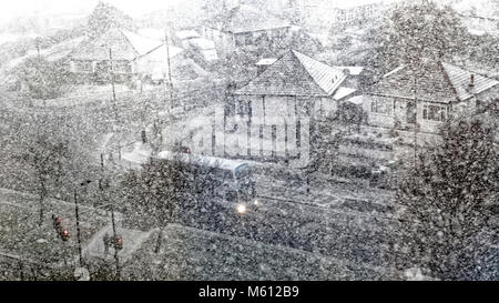 Glasgow, Écosse, Royaume-Uni 27 février.UK Weather : la bête de l'est enfin temps rejoint la ville comme la tempête de neige et un voile blanc flash, la visibilité diminue . Credit : Gérard ferry/Alamy Live News Banque D'Images