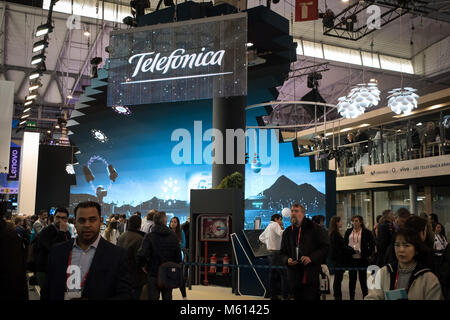 Barcelone, Catalogne, Espagne. Feb 27, 2018. Pavillon TELEFONICA au congrès annuel Mobile World Congress 2018, plus grand salon mobile dans lequel réunit les entreprises mobiles et où les derniers développements dans le secteur sont présentés. Crédit : Jordi Boixareu/ZUMA/Alamy Fil Live News Banque D'Images