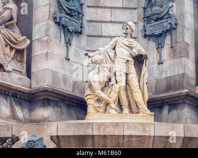 Statue du Capitaine Pedro Bertran i de Margarit sur la base du piédestal de la statue de Columbus à l'extrémité inférieure de La Rambla, Barcelone, Espagne Banque D'Images