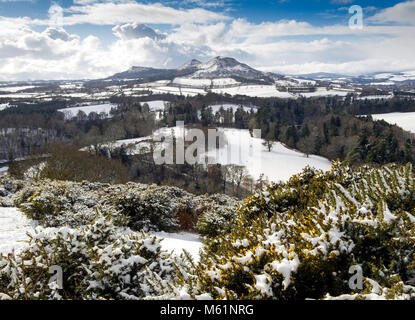 Scott's View sous une couverture de neige. Ce point de vue dans la région des Scottish Borders domine la vallée de la rivière Tweed et l'Eildon Hills au-delà. Banque D'Images