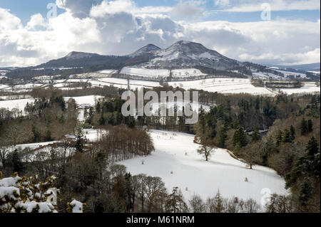 Scott's View sous une couverture de neige. Ce point de vue dans la région des Scottish Borders domine la vallée de la rivière Tweed et l'Eildon Hills au-delà. Banque D'Images