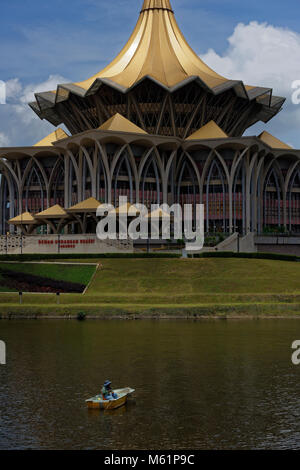 Bangunan Dewan Undangan Negeri Sarawak Baru, l'édifice de l'assemblée législative de l'état à Kuching, Sarawak, Malaisie Banque D'Images