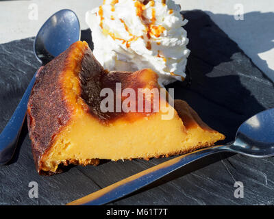 Tenerife, Canaries, Espagne - pumpkin dessert fabriqué à partir de céréales comme le riz ou gofio semoule, avec de la crème Banque D'Images