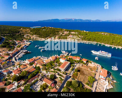 La baie de Fiskardo dans l'île de Céphalonie, Grèce (Fiscardo) Banque D'Images