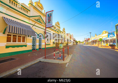 York, l'Australie - Dec 25, 2017 : Cadeaux, magasin et York Motor Museum off Avon Terrace, la rue principale de York, l'une des principales attractions touristiques de New York dans l'ouest de l'Australie. Banque D'Images