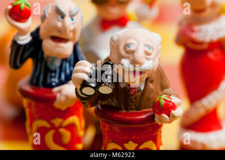 Les Muppets chiffre d'action jouets de Statler et Waldorf (chahut grouchy old men) - USA Banque D'Images