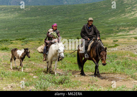 La vie Tsaatan, gardien de rennes, Tsaaganuur, Mongolie Banque D'Images