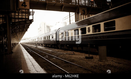 BangkokI, THAÏLANDE - 13 Février, 2018 : l'Eastern & Oriental Express Trains De Luxe,Bangkok à Singapour en Hua Lamphong railway station Banque D'Images