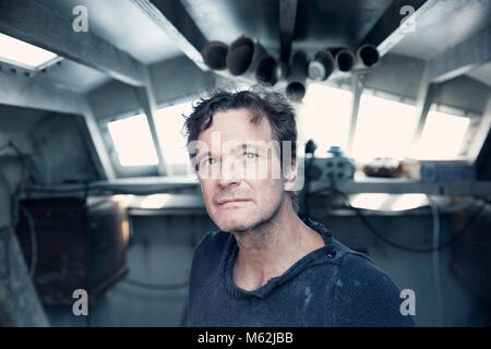 DATE DE SORTIE : 2018 Titre : La Merci STUDIO : Lionsgate Réalisateur : James Marsh PLOT : Yachtsman Donald Crowhurst tentative désastreuse du pour gagner le Golden Globe 1968 Race finit avec lui la création d'un compte de voyager seul au monde par la mer. Avec : Colin Firth comme Donald Crowhurst. (Crédit Image : © Lionsgate Entertainment/photos) Banque D'Images