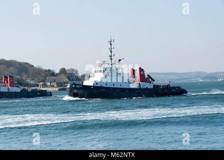 Plymouth, Devon, Angleterre, Royaume-Uni. Remorqueur de haute mer en cours au départ de Devonport adepte SD Port. Février 2018 Banque D'Images