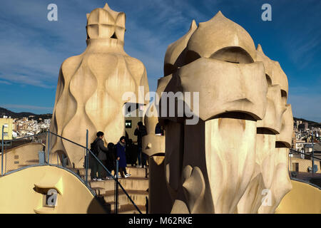 La Pedrera, une maison moderniste construit par Antoni Gaudi sur le Paseo de Gracia. C'est l'un des plus importants bâtiments de Gaudi à Barcelone. Banque D'Images