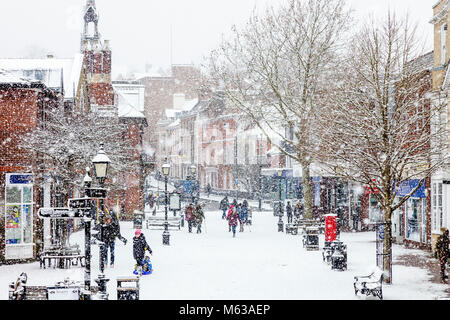 High street Lewes lors d'une bourrasque de neige, Lewes, East Sussex, UK Banque D'Images