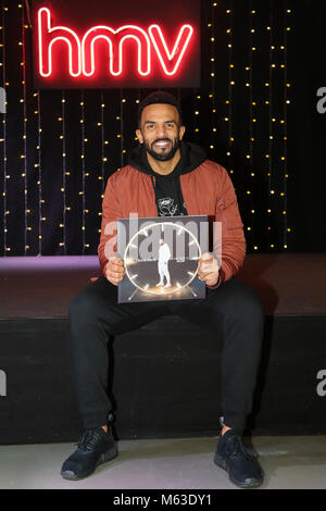 Craig David signe son dernier album "Le temps est maintenant" au magasin HMV d'Oxford Street, Londres avec : Craig David Où : London, Royaume-Uni Quand : 28 Jan 2018 Credit : WENN.com Banque D'Images