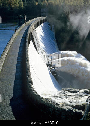 Barrage de Laggan à la fin du Loch Laggan dans Glen Spean, près de Fort William, Highland Banque D'Images