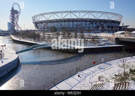 West Ham London Stadium au Queen Elizabeth Olympic Park en hiver, Londres Angleterre Royaume-Uni UK Banque D'Images