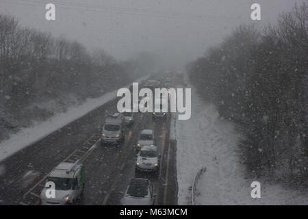 Connor Downs à Cornwall, UK. 28 Février, 2018. 28 février 2018. Connor downs à Cornwall, UK obtient la neige. L'école locale se ferme et le trafic est fortement perturbé. Crédit : Dave Hancock/Alamy Live News Banque D'Images