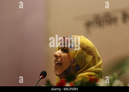 28 Feb 2018 Dhaka. La lauréate du prix Nobel, Tawakkol Karman s'adressait à Krishibid à Dhaka en institution d'un programme organisé par Naripakkha après la conclusion de leur visite au peuple Rohingya à Cox'sbazar marquant l'anniversaire de six mois de l'actuelle crise Rohingya qui ont forcé des millions de personnes à fuir vers le Bangladesh de l'Etat de Rakhine Banque D'Images