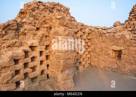 Photo horizontale de la ruines antiques sur le dessus du plateau de Massada, Israël Banque D'Images