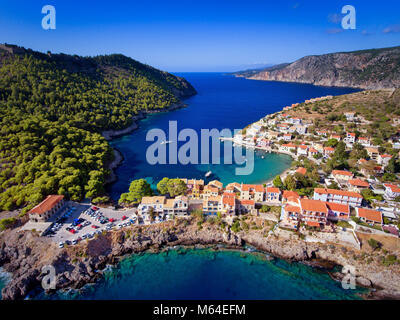 Assos de Céphalonie (ASOS) Village de Grèce la photographie aérienne à partir d'un drone Banque D'Images
