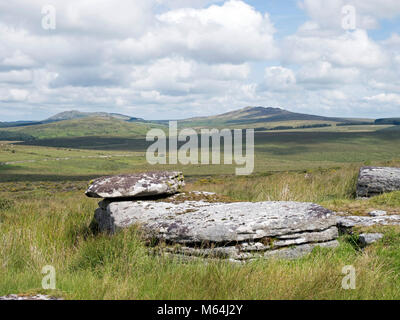 Rough Tor et Brown Willy vu de Hawks Tor, Bodmin Moor, Cornwall Banque D'Images