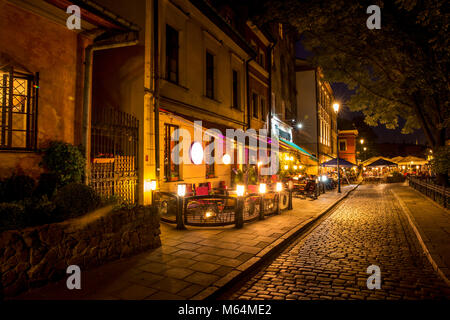 Le quartier juif de Kazimierz à Cracovie la nuit, Pologne Banque D'Images