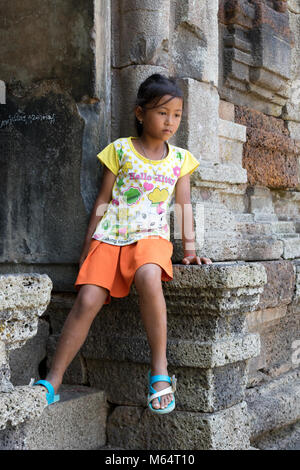 Cambodge - les jeunes enfants âgés de 8 ans fille cambodgienne, la province de Kampot, au Cambodge, en Asie Banque D'Images