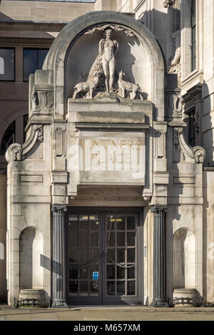 LONDRES, Royaume-Uni - 18 FÉVRIER 2018 : Vintners place - un immeuble de bureaux dans la City de Londres Banque D'Images