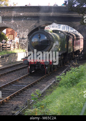 LNER loco 8572 laissant Weybourne station pour Holt, North Norfolk railway Banque D'Images