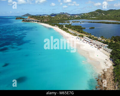 Plage de Darkwood, moitié Hyde Bay, Antigua Plage de Darkwood, moitié Hyde Bay, Antigua