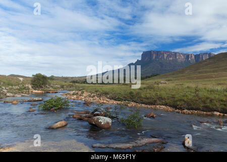 Kukenan-tepui au Venezuela - Canaima National Park. Banque D'Images