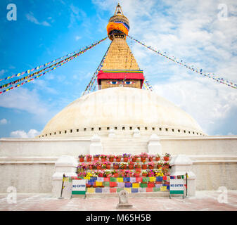 Stupa Bodnath Stupa Boudhanath ou est l'un des plus remarcable symboles de Buddha est le plus grand Stupa du Népal Banque D'Images