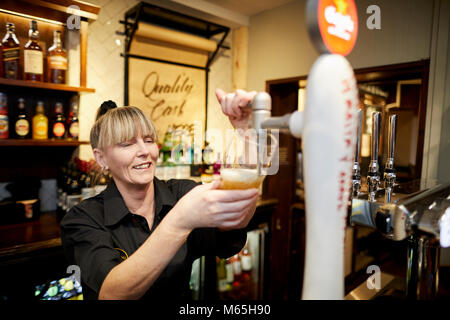 Newley rénovation Marston's Inns Childwall Abbey Hotel et Pub à Liverpool. Banque D'Images